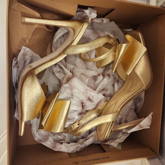 Jessica Simpson Gold "Olivine" Bow Heeled sandals. Customer return. NIB. 8.5 - Picture 10 of 12